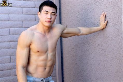 MODEL OF THE DAY Tall Jock Sean Lee GAY HOOPLA Daily Squirt