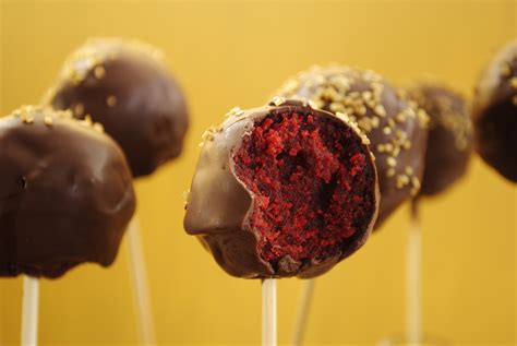 Gluten Free Red Velvet Cake Pops - Garlic Girl