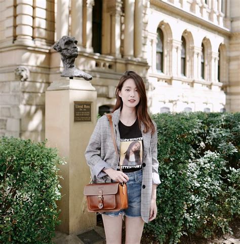 Hot girl Pimtha bỗng dưng khiến người ta hết hồn trong bộ váy màu hường lồng lộn