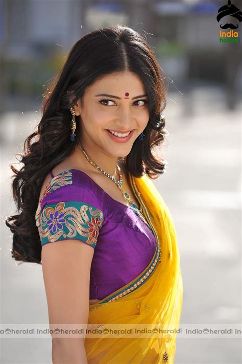 Shruti Haasan Hot Photos In Saree And Half Saree