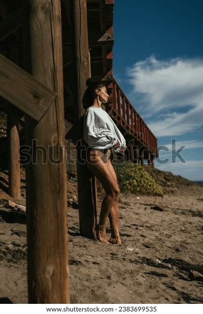 Slender Brunette Images Stock Photos D Objects Vectors