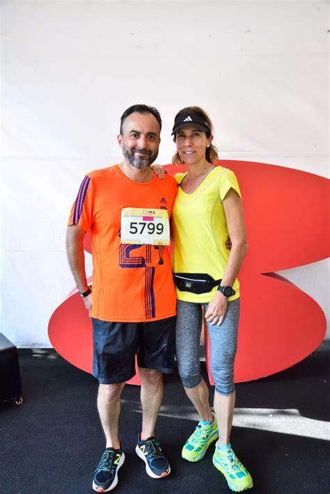 Mariana Arroyo y Fernando Ochoa en el medio maratón de la CDMX
