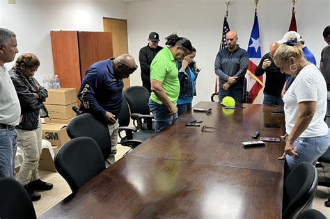 Alcalde De Fajardo En Caravana De Orientación Por Fiona Wipr