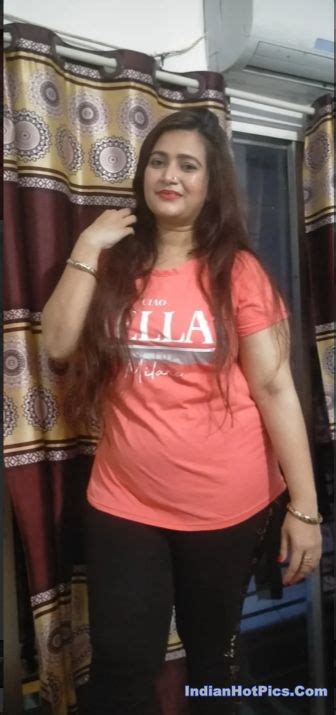 Mature Wife Taking Nude Selfies Leaked