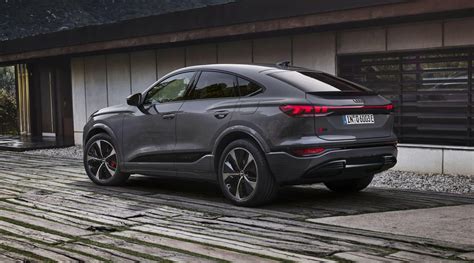 nuovo audi  sportback  tron cresce la famiglia elettrica