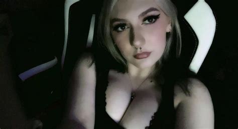 Fuck My Face Nudes By Qwasxclpmj