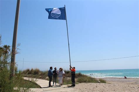 La Playa De Las Marines De Nules Vuelve A Lucir La Bandera Azul