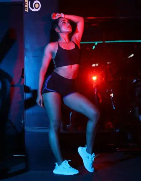 Amika Shail Top Hot Pics And Photo