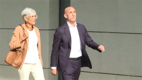 Luis Rubiales inhabilitado por tres años por la FIFA Vídeo Dailymotion