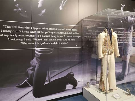 Inside Graceland - An Elvis Experience In Memphis - Forever Lost In Travel