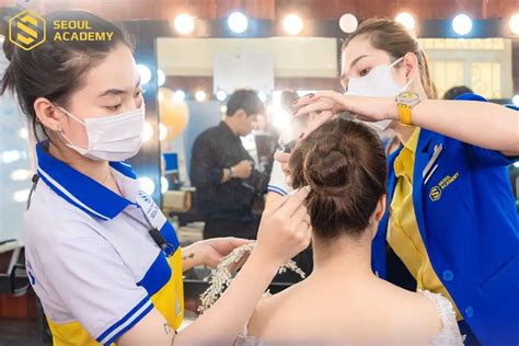 Nên Học nghề gì cho nữ có bằng cấp 3 Những ngành nghề HOT nhất hiện nay 2025