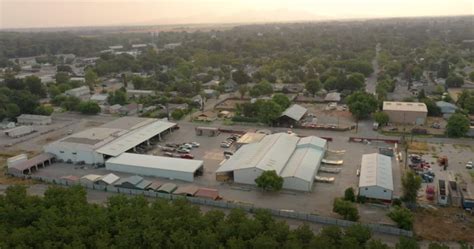 Covered Parking for Businesses: A Commercial Carport - American Carports Inc.