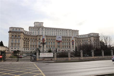 Visiting The Parliament Palace of Bucharest- The Heaviest Building In ...