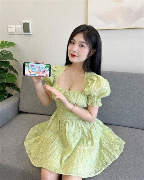 Ảnh Quỳnh Alee sexy mặc bikini khoe hàng gợi cảm GenZ Relax