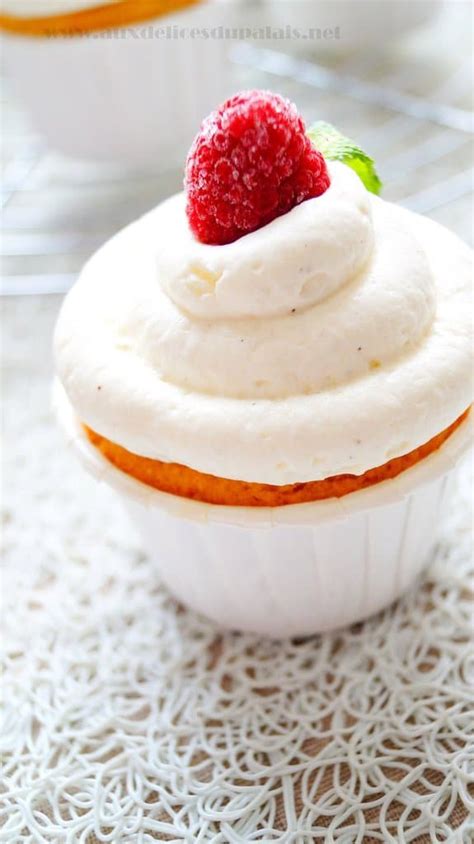 Cupcakes aux amandes vanille framboises Aux délices du palais