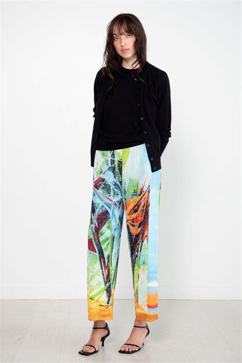 Pleats Please by Issey Miyake – Kick Pleat