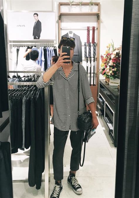 Hot boy xe bus thêm một lần khiến các cô gái phát sốt với hình ảnh lịch lãm chuẩn soái ca