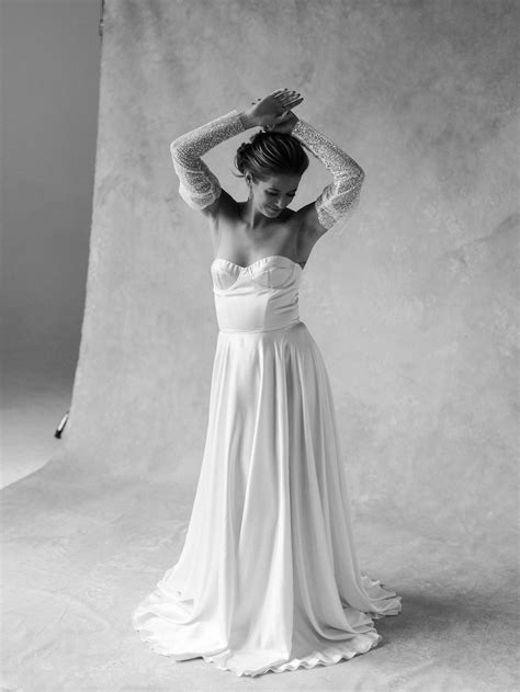 Modern + Iconic Bridal Look, Removable Glitter Tulle Sleeves, Draped