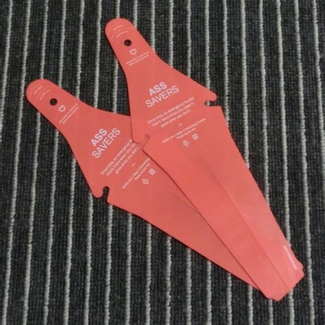 ASS SAVERS 簡易泥除け 赤 定価 1080 送料 120 ② その他 売買されたオークション情報yahooの商品情報をアーカイブ公開 オークファンaucfan