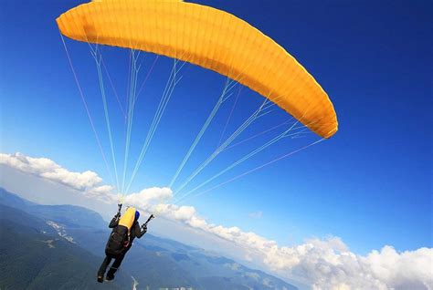 Top 10 Paragliding Destinations In India