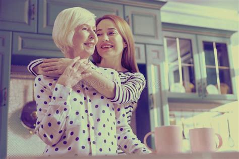 The Surprising Benefits of Spending a Weekend With Your Stepmom - pbxz8ey
