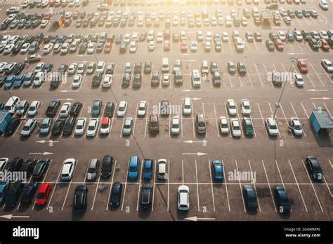 Mall Outside Lot Hi Res Stock Photography And Images Alamy