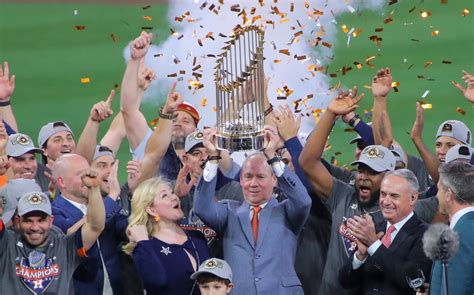 Houston Astros Campe N De Grandes Ligas Tras Ganar Serie Mundial