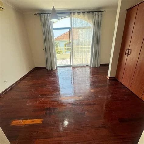 Casas Para Alugar Moradia T No Condominio Coca Cola