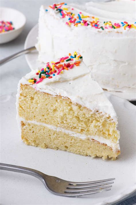Cream Cheese Vanilla Cupcakes - FeelGoodFoodie