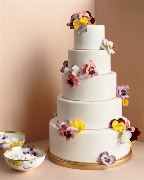 104 White Wedding Cakes That Make The Case For Going Classic Martha