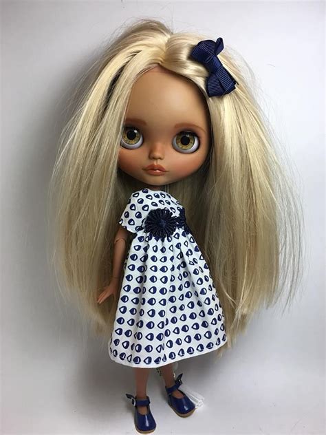 Lodella Blythes Sandra Blythe Neo Customizada Peo Rubio Y Piel Morena Es Unica Tiene Un