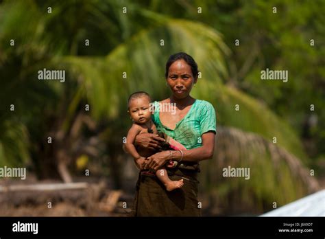 Baby Bangladesh Hi Res Stock Photography And Images Alamy