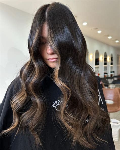 22 Ways To Rock The Brunette Hair With Money Piece Trend