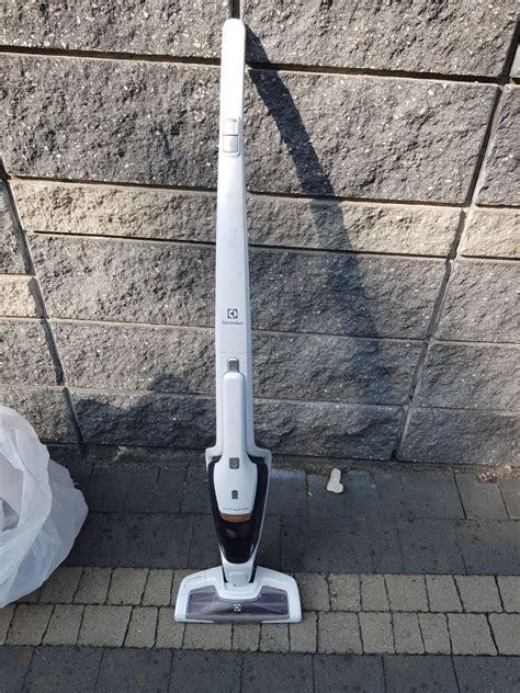 Odkurzacz Pionowy Electrolux Ergorapido Warszawa Weso A Olx Pl