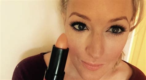 Your Guide To The Right Nude Lip