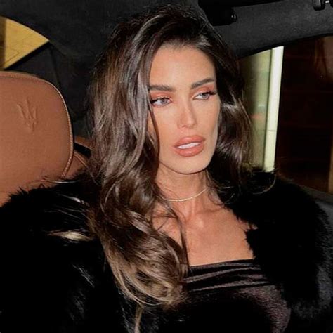 El labial nude de Marta López Álamo que necesitas YA en tu neceser