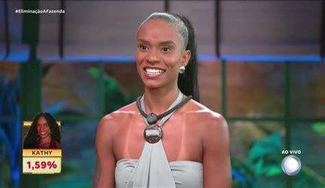 Kathy Maravilha Antes E Depois - A Fazenda 17: Kathy Maravilha é a 16ª eliminada com rejeição - Ric.com.br