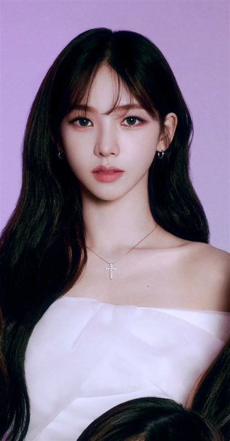 에스파 카리나 Long hair styles Dark blonde hair Beauty