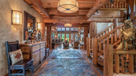 Most Luxurious Log Cabin