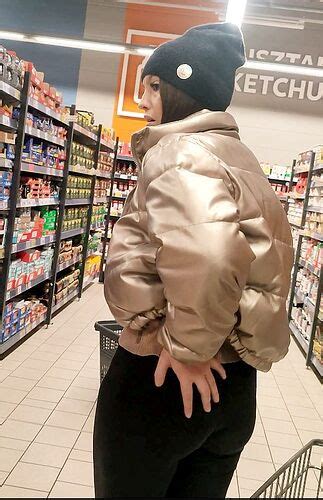 Pretty Milf Goes Shopping Don T Record My Ass Spandex Leggings Yoga Pants Forum