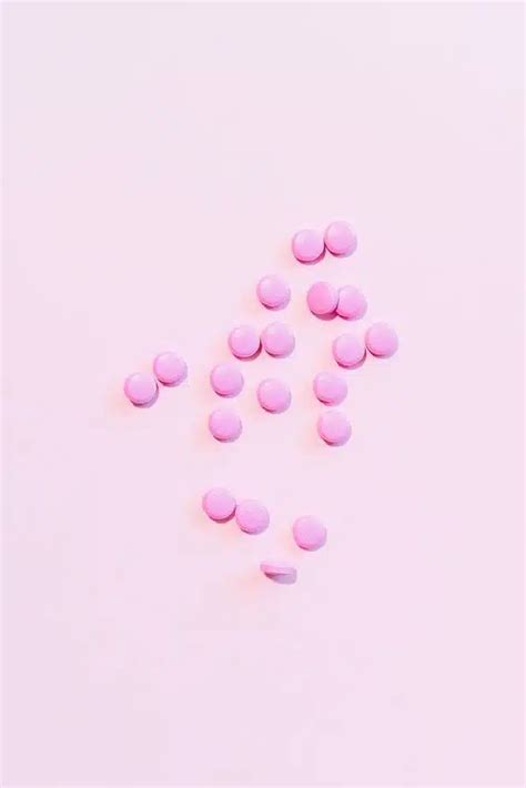 woman      pink pill