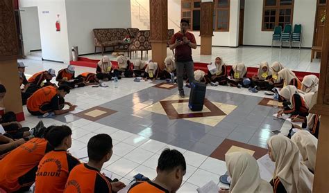 Latihan Dasar Kepemimpinan Siswa Ldks Osis Sman Dolopo Periode