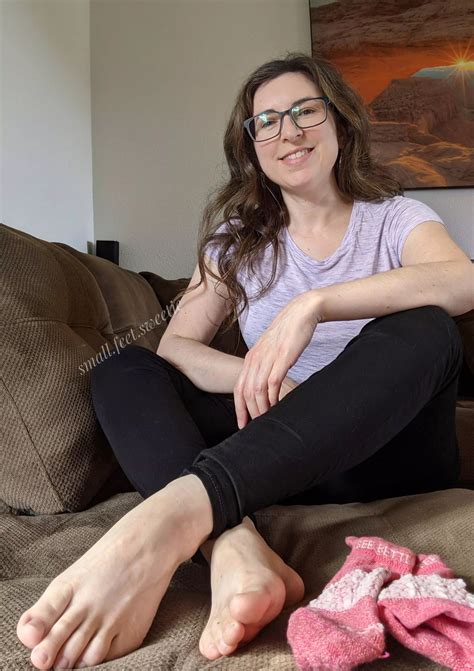 Suck On My Toes Please Nudes FeetInYourFace NUDE PICS ORG