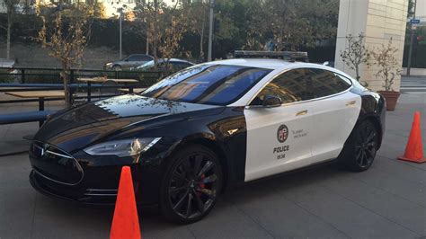 Heres Why Teslas Make Terrible Police Cars Techradar