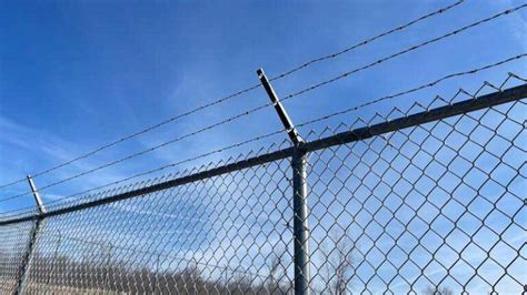 Chain Link Fence With Barbed Wire Best Security