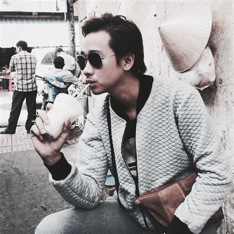 Chân dung hot boy giả gái đẹp không kém Hoài Linh