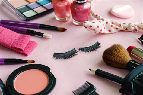 Divers Produits De Maquillage Et Accessoires Photo Stock Image Du