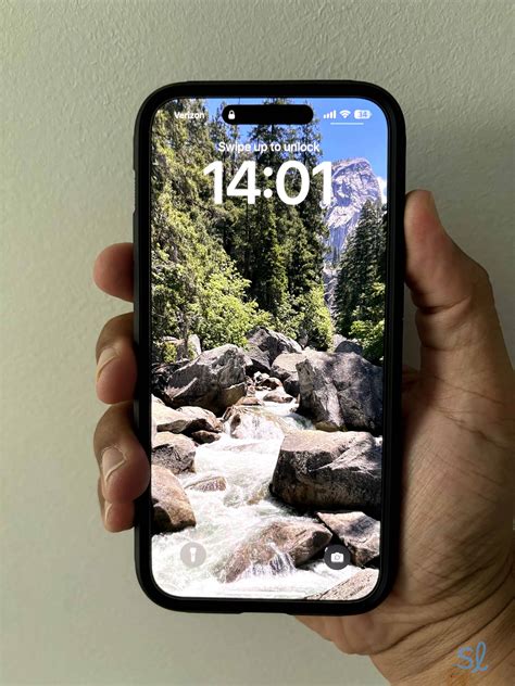 Customers are visiting the at&t store location for new phone deals 13