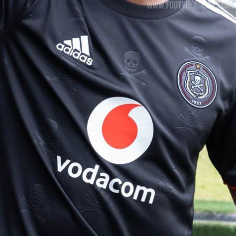 Understand And Buy Orlando Pirates Kit Disponibile