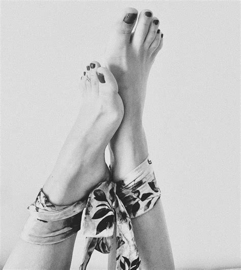 Surprise Nudes Feet NSFW NUDE PICS ORG